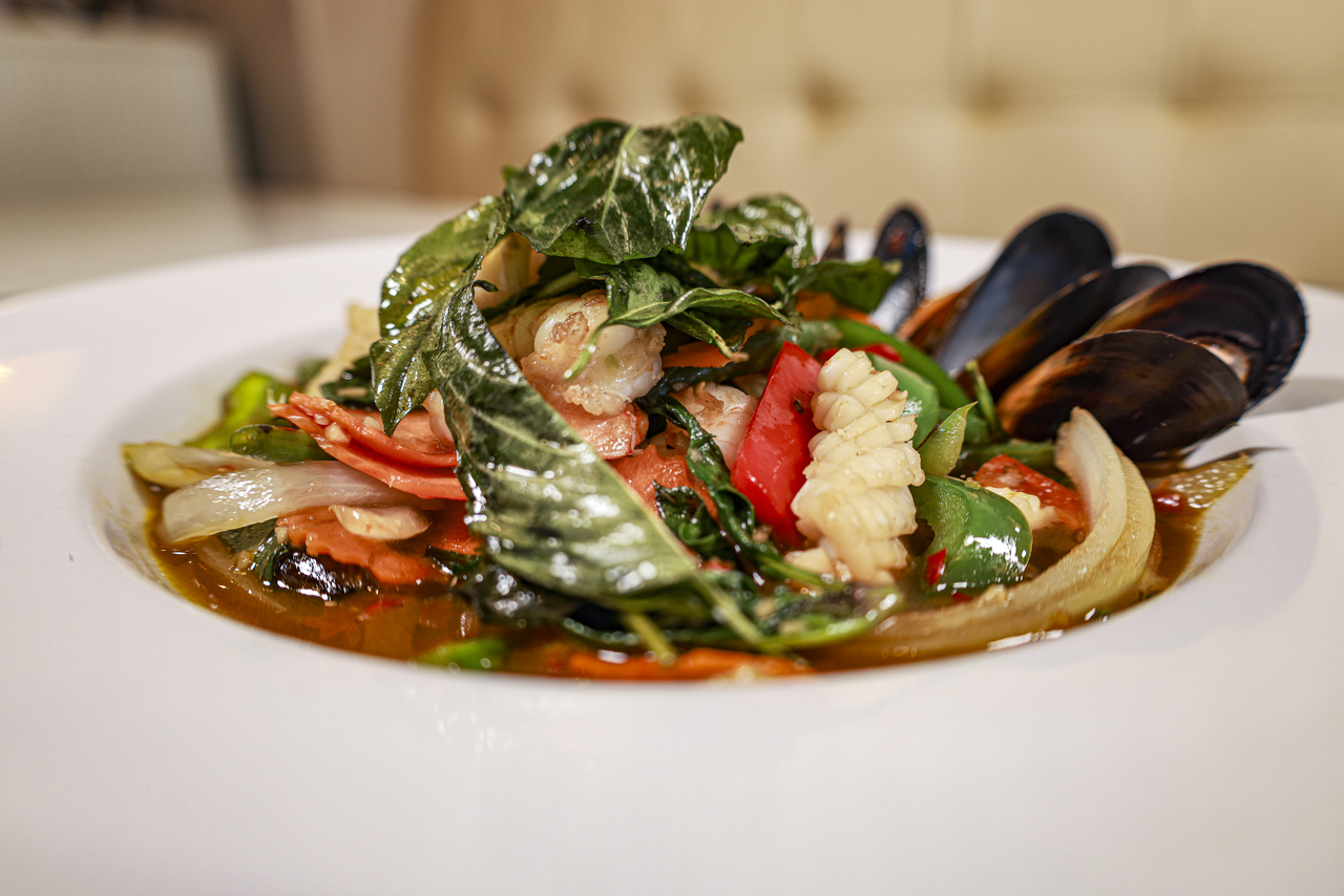 spicy basil seafood3